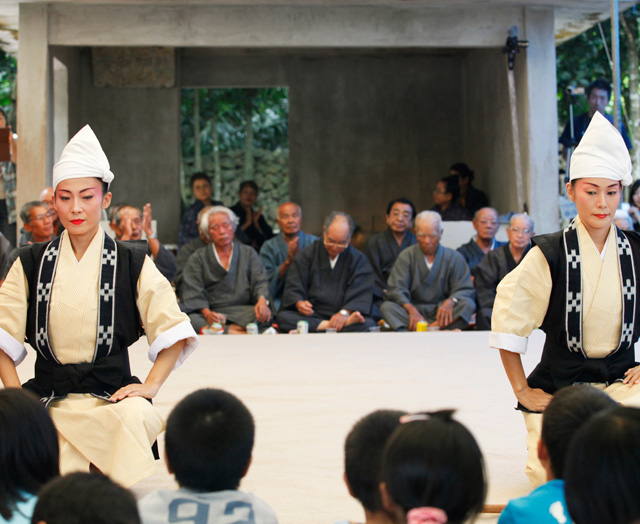 沖縄県竹富島 – P.030｜Area Magazine｜「colocal コロカル」ローカル