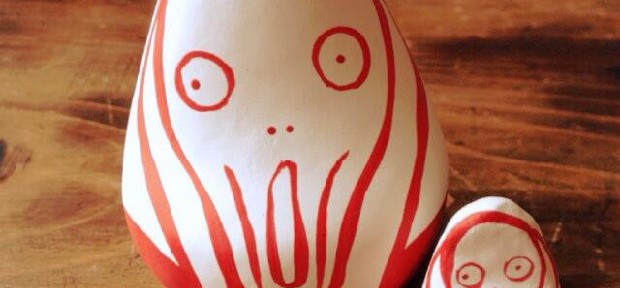 ムンクの「叫び」が起き上がり小法師になった！福島・会津の怖くてかわいい「起き上がりムンク」