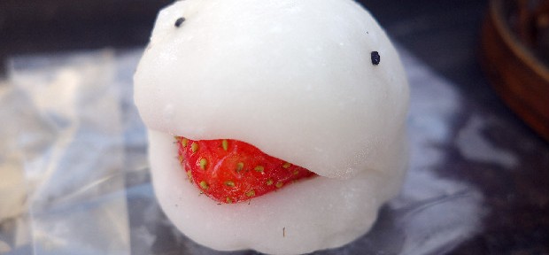 東京・日暮里にあらわれた！かわいいおばけ「妖怪★いちご大福」