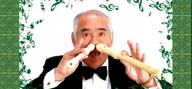 二本の縦笛を鼻で吹き鳴らす魔術師！兵庫県の元校長・梶谷正治さん