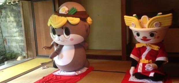 高知に伝わる宴会ゲーム 「箸拳」とは？ 須崎市で「子ども箸拳大会」