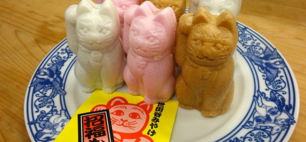 今日のおやつ：福を呼ぶ！ 世田谷・豪徳寺の猫型 「招福最中」