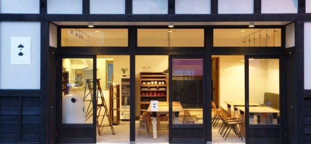 新潟県十日町の カフェ＆ドミトリー「山ノ家」にて まつだいの音にみみをすます ワークショップ