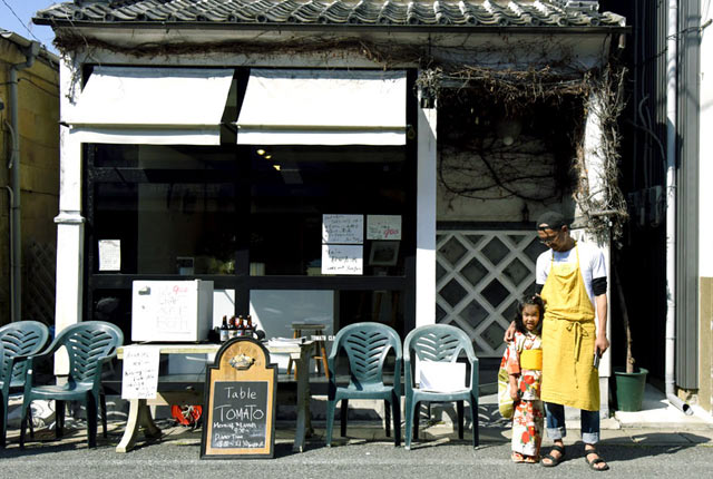 「黒船祭り」営業のときにお店の外で娘と撮影