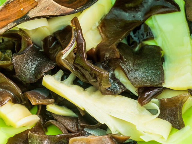 タケノコとキクラゲの中華和え