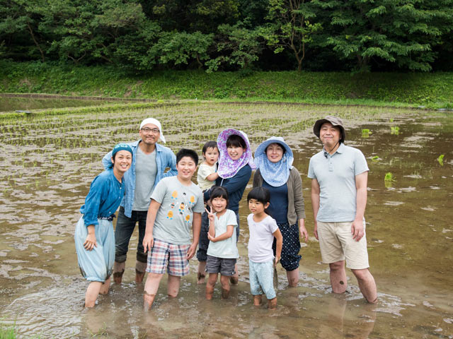 2018年の田植え後の記念写真