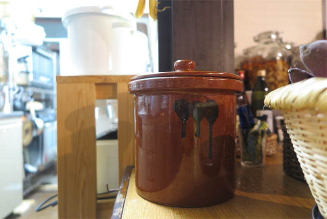 ぬかを入れた壺