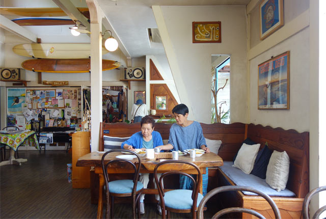 スパイスドッグの店内