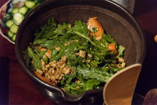 春菊とくるみのサラダ