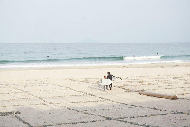マス目がひかれたビーチ