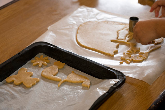 クッキー生地を型押し
