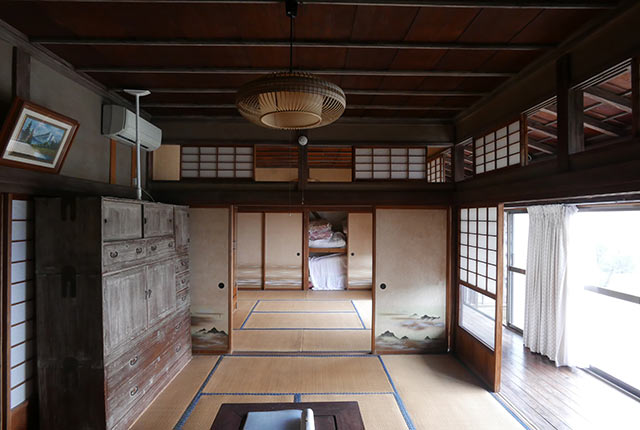 購入した古民家の居間