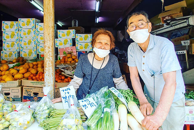 八百屋さんご夫婦
