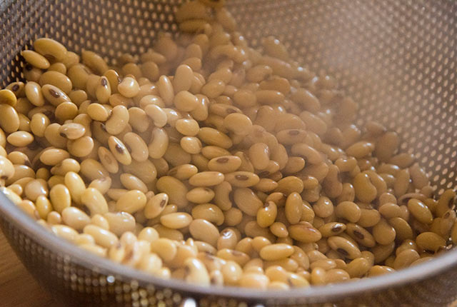 ゆであがった大豆
