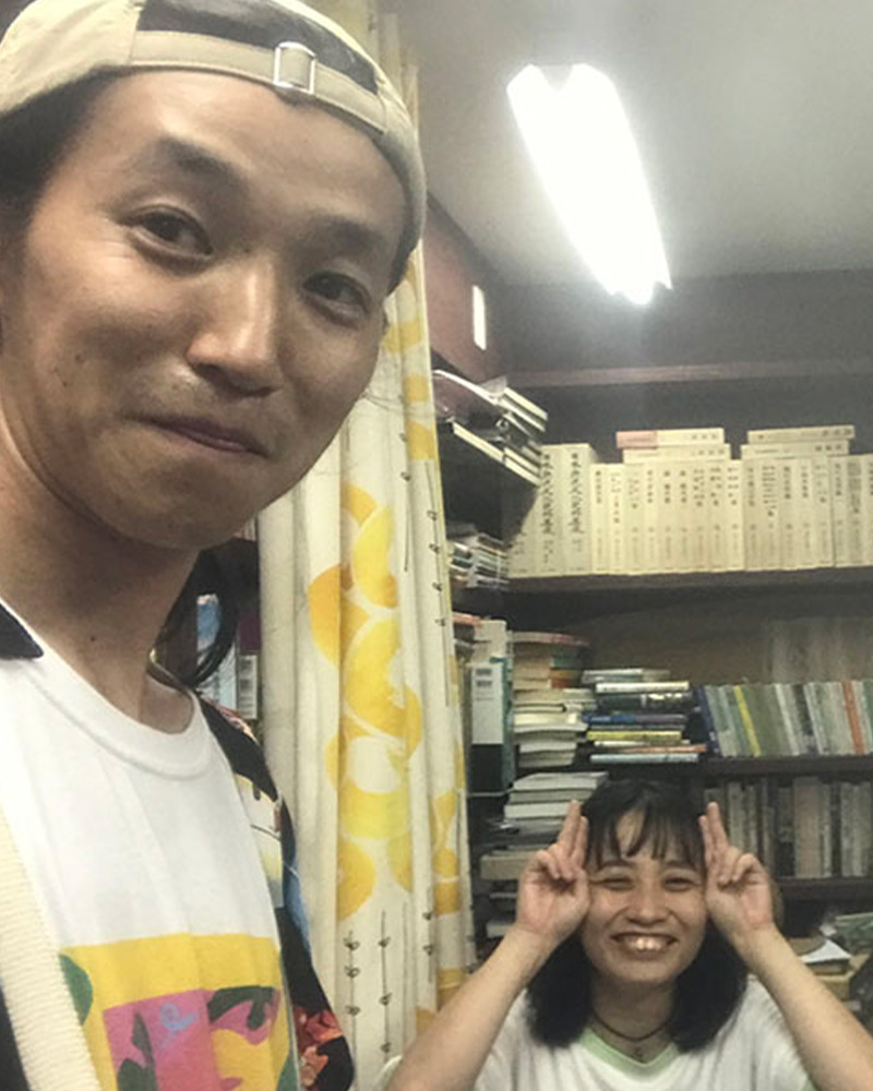 バックパックブックス・ 宮里祐人の旅コラム 「計画をたてないからこそ出会えた。 本とレコードがつないだ沖縄旅」