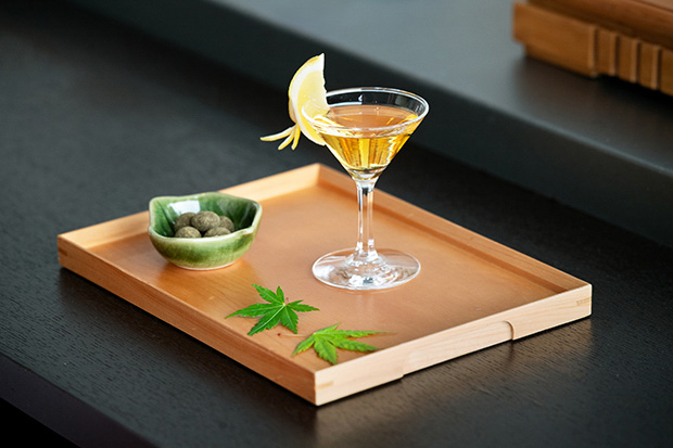 お茶のカクテル、その名も「おちゃけ」。