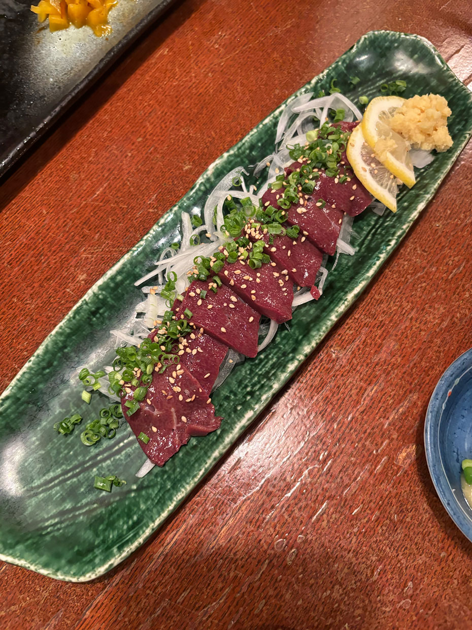〈月まる 新市街店〉