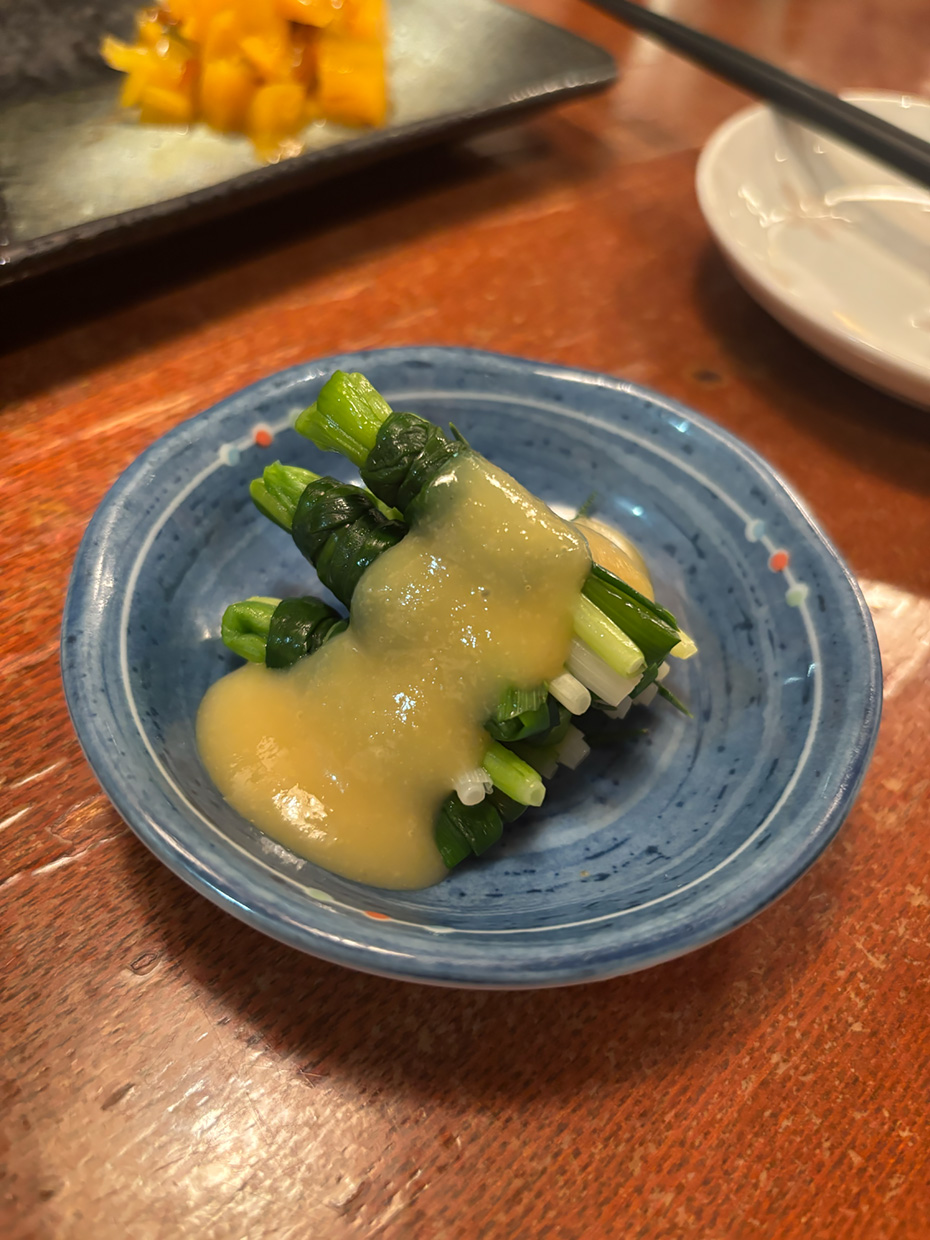 〈月まる 新市街店〉