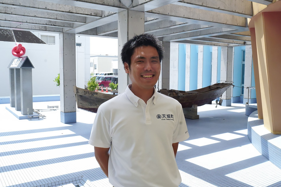 天城町歴史文化産業科学資料センターユイの館の具志堅亮さん。