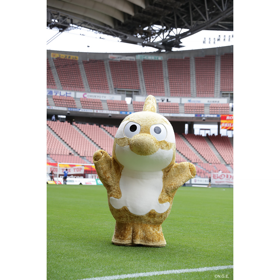 名古屋グランパスのマスコットキャラクター「金鯱グランパスくん」が来店し、グリーティング・写真撮影会を実施。