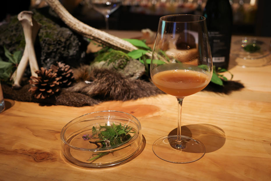 ノンアルコールはハーブ、果実、樹液などを使用したオリジナルドリンクで、ここでしか飲めない味わいのものばかり。