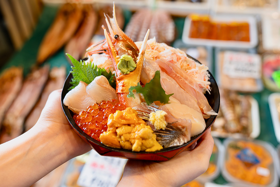 OMO5 小樽 by 星野リゾート「朝市で勝手にお節介丼ツアー」