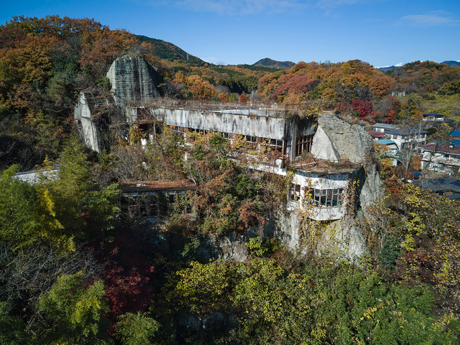 旧「山本園大谷グランドセンター」外観