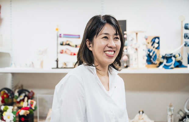 製造企画部長の中村芳美さん。