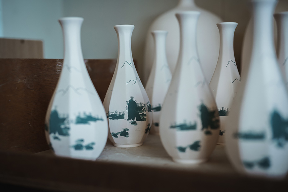 HULS GALLERY 初のブランドブック『工芸の居場所』