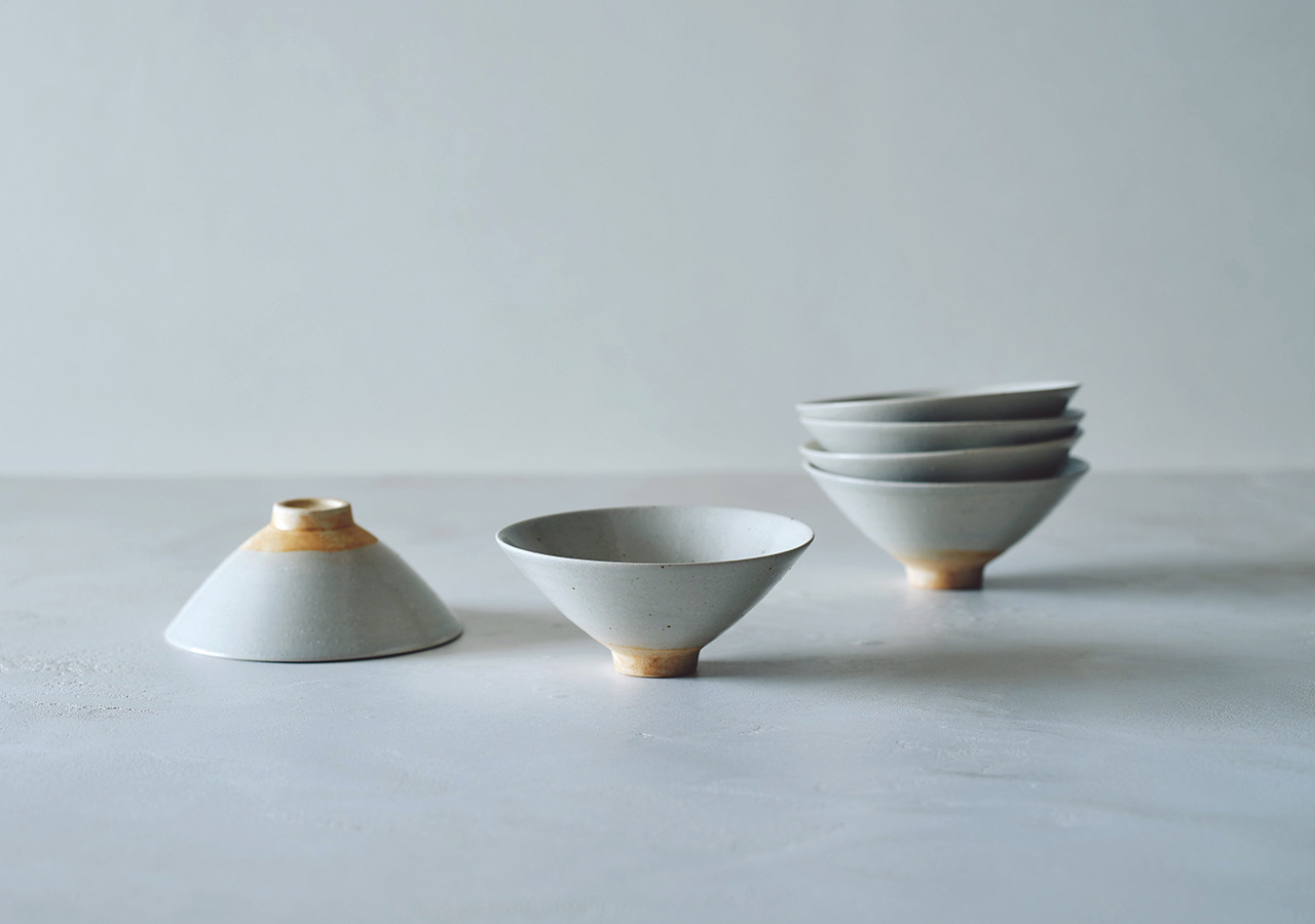 滋賀・信楽の“土の器”を日常に。プロの業務用ブランド『TOU』が一般販売を開始