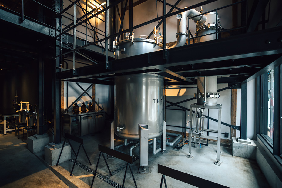 古民家を改装した「THREE Aroma Distillery」。