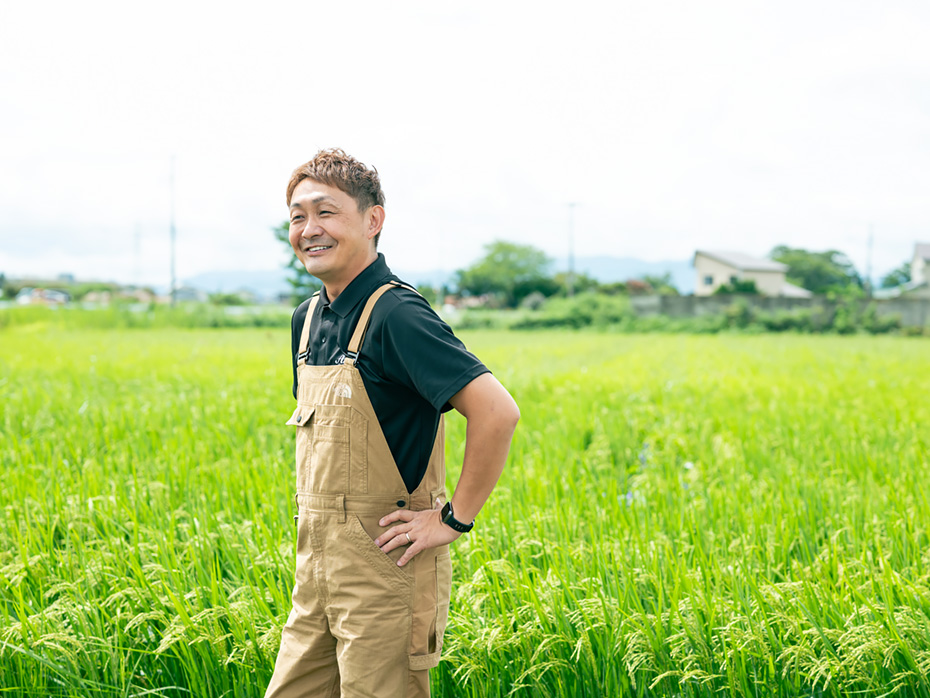 アグリーンハートは、GLOBALG.A.P. 認証、有機JAS認証、ノウフクJASを取得する日本唯一の農業法人。代表の佐藤拓郎さんは、農業だけでなく、シンガーソングライター、テレビやラジオなどでも活躍しています。