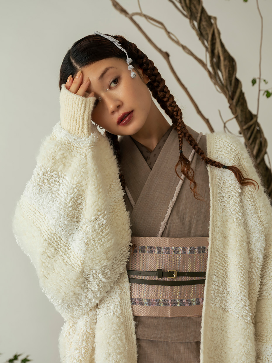 羽織 / similar cardigan: white／71,500円