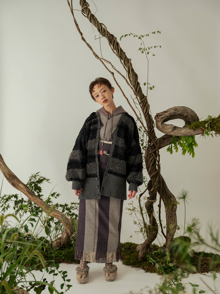 羽織 / similar cardigan: black／71,500円