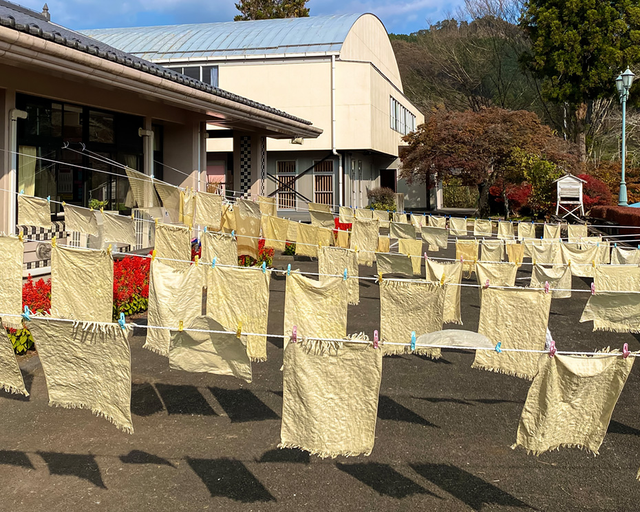 学校イベント（大根の葉染めランチマット、ハンカチ）