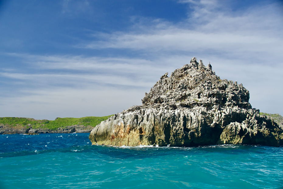 石灰岩のカルスト地形。