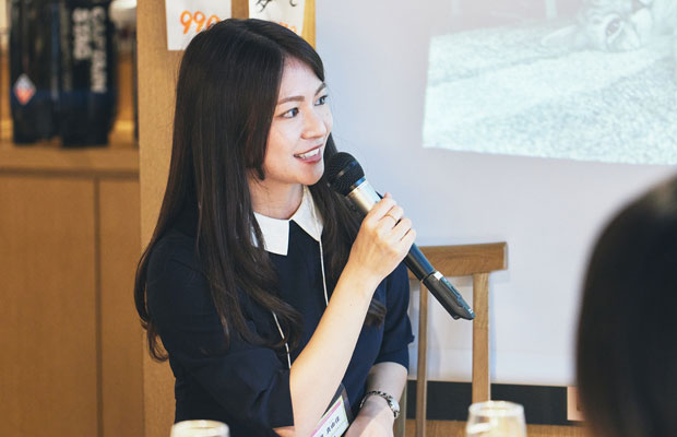 ファシリテーターを務めたのは、青森市出身のフリーアナウンサー、千葉真由佳さん。