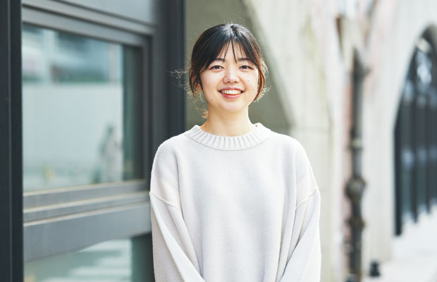 青森市にある建築会社〈日野建ホーム〉で働く佐々木芽さん