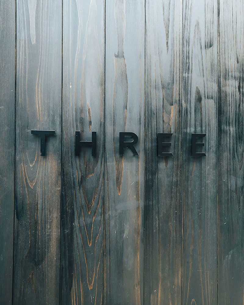 自然と人をつなぐ、“香りのラボ”。 佐賀・呼子の〈THREE〉の精油蒸留所 「THREE Aroma Distillery」