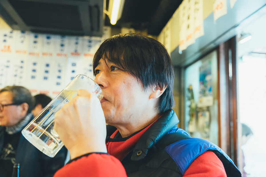 東京の立ち飲みの名店〈いこい〉