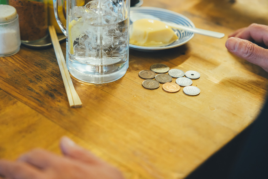 東京の立ち飲みの名店〈いこい〉