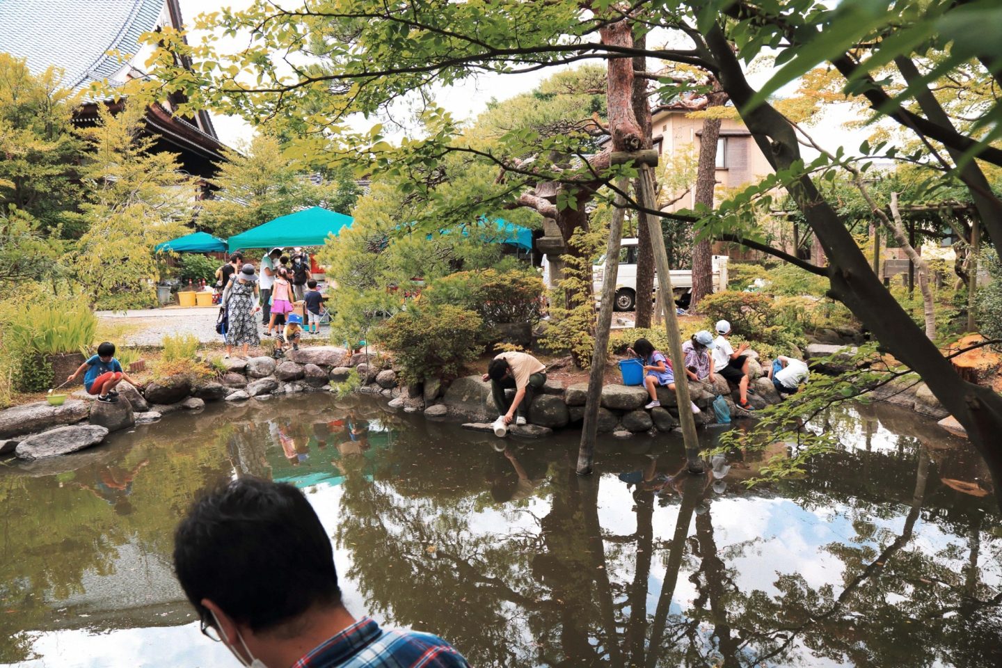 「しばた寺びらき」　のザリガニ釣り