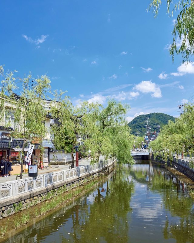 晴れた日の城崎温泉の風景