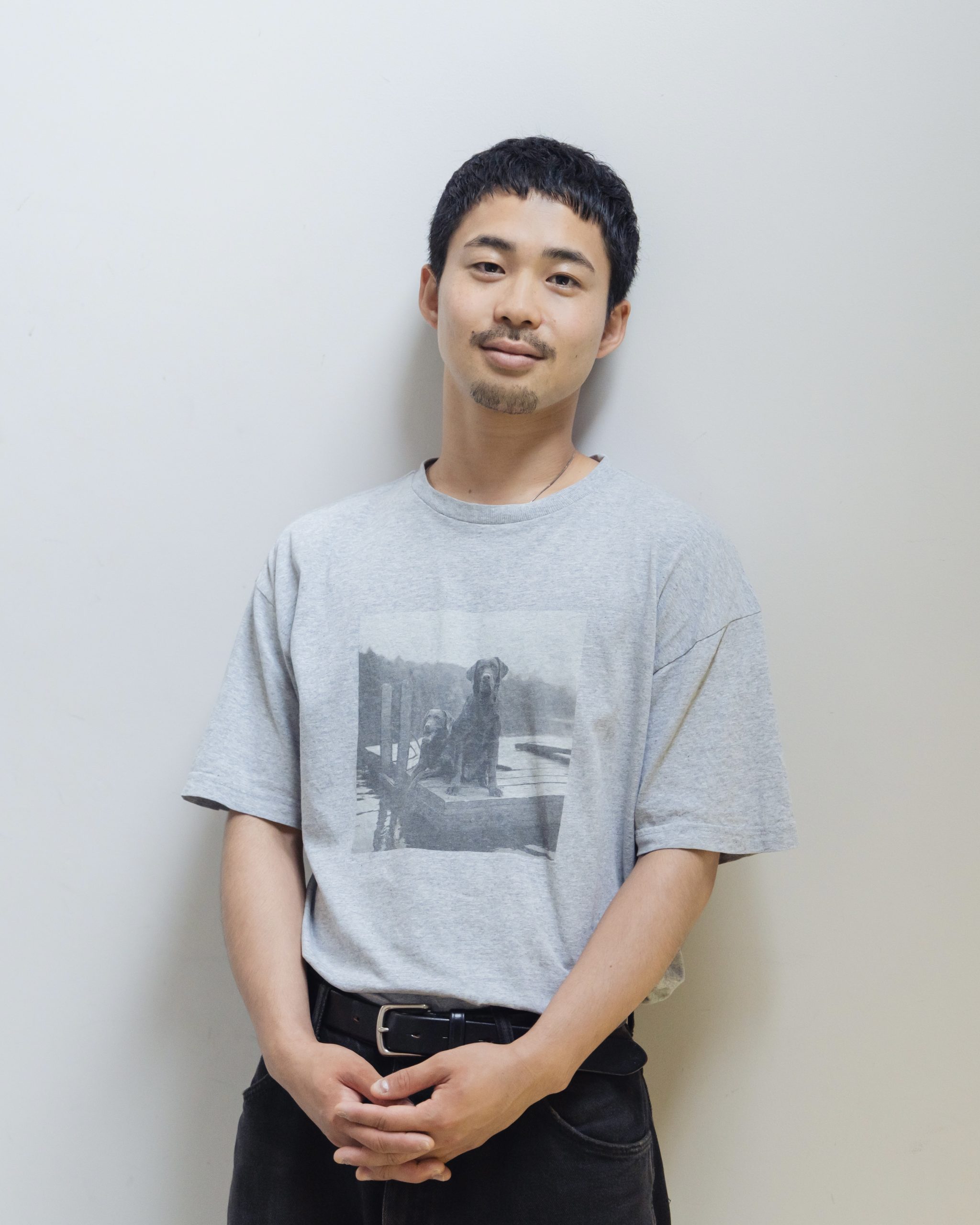 海も山もすぐそこに。シンガーソングライター・眞名子 新の音楽を彩る神戸の風景
