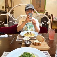 オールドスパゲティファクトリー 神戸店の「青ネギとキノコのペペロンチーニ」と眞名子新