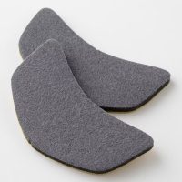 フィット感を調整できる付属パッド