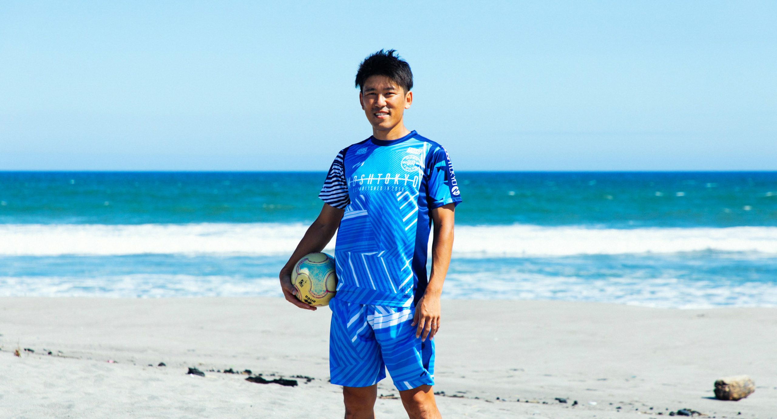 関西、イタリアを経て、静岡県磐田市へUターン。ビーチサッカーから広がる、元プロフットサル選手の新たな日々